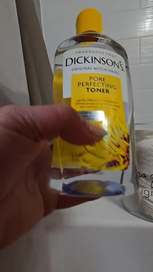 To quote @the.shannon.elizabeth: “Put it on your pits, betwixt and underneath your ladies, and your booty crack.” 💯 We love you for sharing how you use our highest grade witch hazel toner. 🤔 Where do you all use it?

#HygieneTips #WitchHazel #HygieneProducts #Hygiene #FeminineProducts #PersonalCare #ShowerRoutine #AntiPerspirant #BodyOdor #Dickinsons #FacialCleanser #AffordableSkincare #skincare #SkincareRoutine #toner